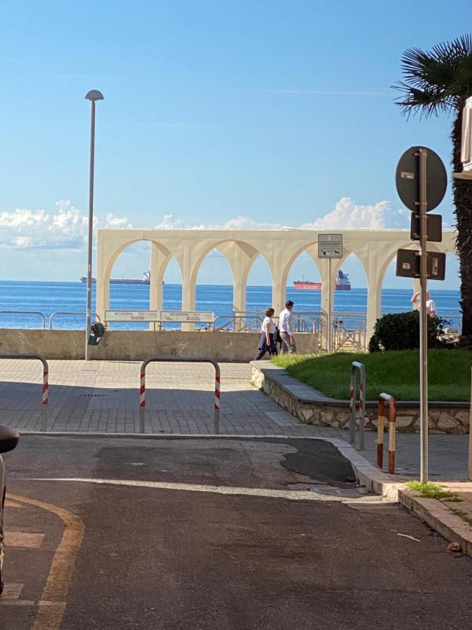 דירות צ'יוויטווקיה Casa Vacanza Tindara מראה חיצוני תמונה